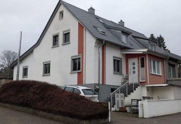 Doppelhaushälfte mit Garage und Freisitz auf einem Erbbaurechtsgrundstück