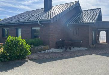 Einfamilienhaus in Neuenheerse provisionsfrei und saniert