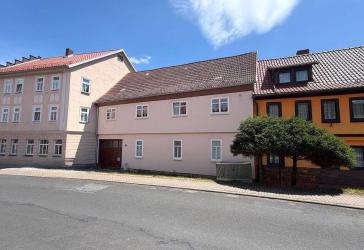 Keine Käuferprovision; Zweifamilienhaus mit Nebengebäude aus Verwertung