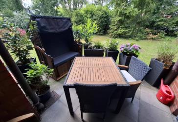 Von Privat. Großzügige 4-Zimmer-Wohnung in komfortabler Waldrandlage in Blankenese