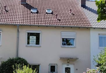 Günstiges Reihenmittelhaus für den geschickten Handwerker ....