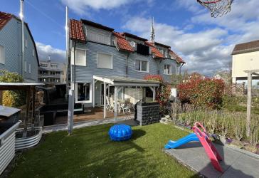 RESERVIERT - Reihenendhaus mit Kamin, PV, Klimaanlage, Südterrasse & 2 TG-Stellplätzen
