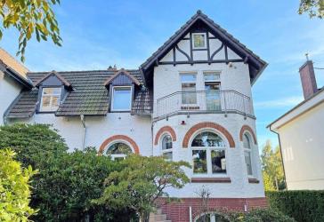 Großzügige Villenhälfte im beliebten Stadtteil Hamburg – Othmarschen