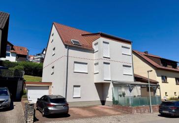 Gepflegte Dachgeschoss-Wohnung zum Kauf ・provisionsfrei
