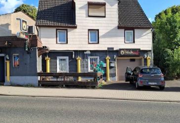 Haus mit Shisha-Bar und Wohnung vermietet