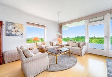 3-Zimmer-Wohnung in Bestlage mit atemberaubendem Blick & großem Balkon!