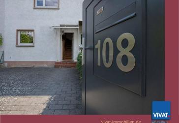 Einziehen, wohlfühlen, erweitern: Modernisiertes Reihenmittelhaus mit Garten, Garage & Stellplatz