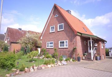 Käuferprovisionsfrei! Freistehendes Einfamilienhaus auf großem Grundstück mit Anbaupotenzial