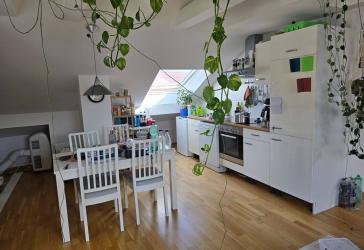 2-Zimmer-Dachgeschosswohnung in ruhiger Wohnlage von Wernau - Ideal für 1-2 Personen