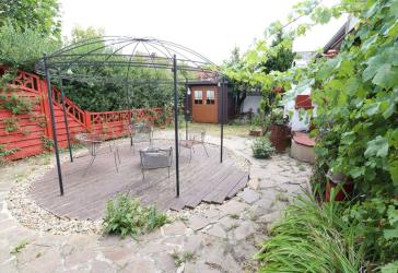 Individuelle DHH m. viel Platz ++ 2 Eingänge ++ 2 Badezimmer ++ Garten ++ Garage ++ herrliche Dachterrasse !