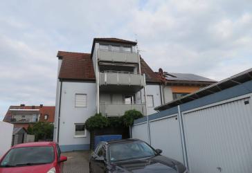 Großzügige 4,5-Zimmer-Maisonette-Wohnung in einem Drei-Familienhaus in Oberasbach Nähe Bahnhof