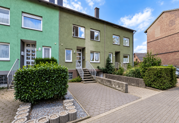 Einfamilienhaus - Garten - Balkone - Garage + Stellplatz - Neue Heizung*