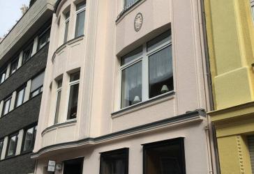Repräsentatives, renoviertes Mfh mit Büroeinheit als Kapitalanlage/Eigennutzung in A-Lage