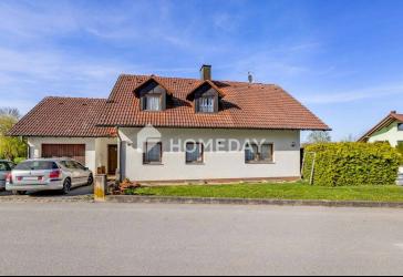 Charmantes 3-Parteienhaus in ruhiger Hanglage - teils vermietet, mit Garten & Terrasse