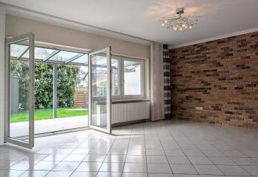 Ihr neues Familienglück in Speyer-Nord! Gepflegtes RMH mit Garten, Garage und viel Platz