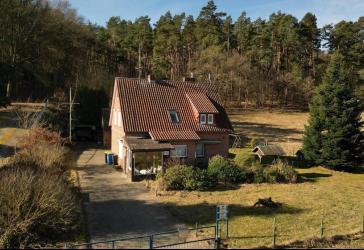 Haus an der Elbe mit vielen Möglichkeiten und viel Platz im Garten