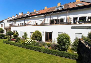 *Familien aufgepasst! ~ Gepflegtes Reihenmittelhaus mit kleinem Garten ~