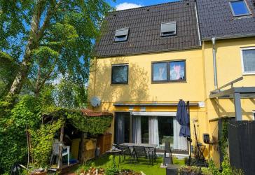 Reihenendhaus mit Garage