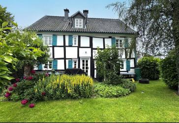 Fachwerkhaus mit Ausbaureserve auf ca. 1.231 m² Grundstück in Wiehl-Drabenderhöhe