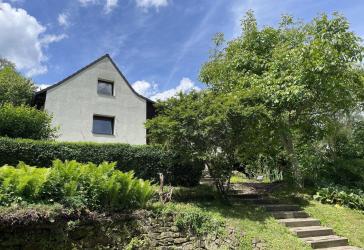 freistehendes Einfamilienhaus in idyllischer Lage