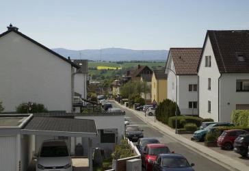 Charmantes Mehrfamilienhaus mit Feldbergblick in naturnaher Lage von Karben