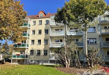 Schöne 4 Raum-Wohnung mit Balkon zu vermieten!