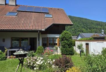 Charmantes Zuhause für die ganze Familie mit schönem Garten