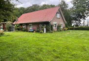 EINFAMILIENHAUS MIT NATURTEICH IN WALDLAGE & 5017QM GRUNDSTÜCK ZUR TIERHALTUNG IN WESTERSTEDE
