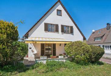 Provisionsfrei - Charmantes Liebhaberobjekt - Familienfreundliches Haus in gefragter Lage