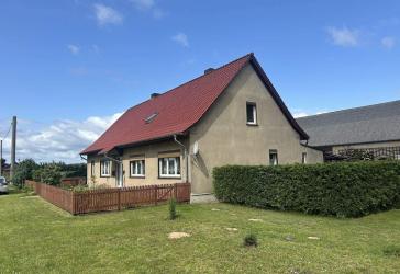 Drei-Seiten-Hof mit Einliegerwohnung und Stallungen - Ideal für Tierhaltung