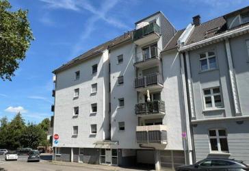 Haus im Haus! Moderne 3 ½ Zimmer-Wohnung über 2 Etagen mit 2 Balkonen und 2 Bädern, Aufzug