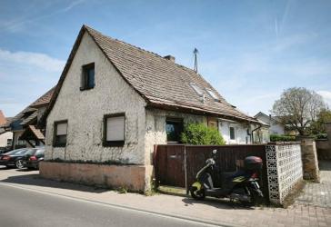 Altes Haus mit großem Grundstück und Potenzial
