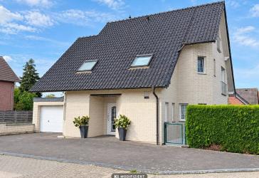 Großzügig. Hochwertig. Besonders. - Einfamilienhaus mit Wellnessbadezimmer und gepflegtem Garten