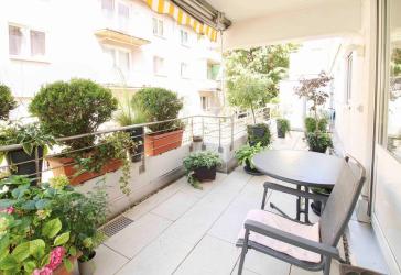 Barrierefrei und großzügig Wohnen in zentraler Lage: 4 Zi-WHG mit großen Balkon und TG-Stellplatz