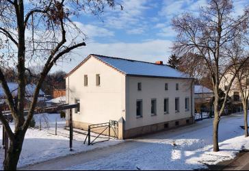 Einfamilienhaus mit Nebengebäuden, Keller und ausbaufähigem Dachboden in Golzow
