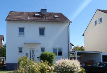 ? Zuhause ankommen – Freistehendes Einfamilienhaus mit Garten in ruhiger Lage von Strullendorf