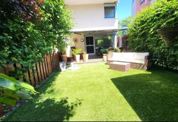 Eck-Haus im Haus mit Garten in toller Lage von Hanau