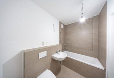 Geräumige Neubauwohnung an der Dahme mit Fußbodenheizung und Balkon mit WBS 160, 180 oder 220