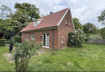 Ferienhaus mit Dauerwohnsitz - solides Landhaus im Grünen