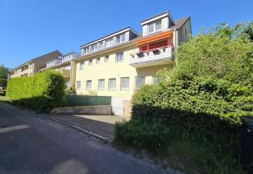 *Helle 3 Zi.-Wohnung im Dachgeschoss sucht Rapunzel und ihren Prinzen*