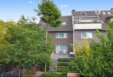 Provisionsfrei: Top sanierte Doppelhaushälfte mit Terrasse, Garten und PKW-Stellplatz
