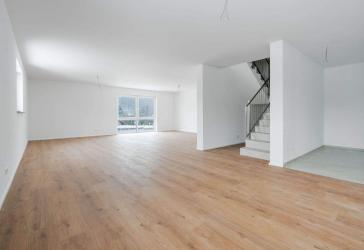 NEUBAU/ERSTBEZUG - Moderne DHH mit Einliegerwohnung in Burgberg (KFW-55)
