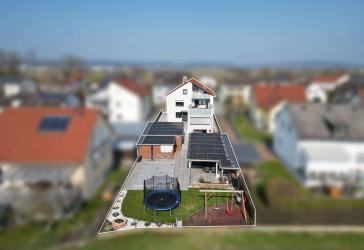 Luxus-MFH in Regensburg - kernsaniert, Garten, Pool & PV-Anlage auf Neubauniveau!