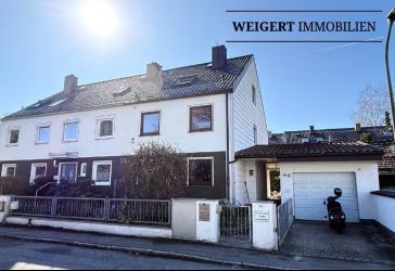 WEIGERT: Charmante Doppelhaushälfte mit Garage, liebevoll angelegtem Garten und vielem mehr