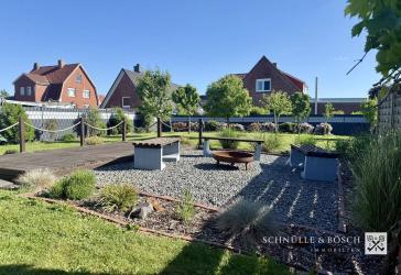 Zwei Häuser inklusive großer Werkstatt und Garten