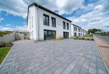 Exklusive Doppelhaushälfte - Neubau | Erstbezug 2026