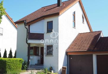* Wohnqualität auf vier Ebenen - gepflegtes Einfamilienhaus mit Charme *