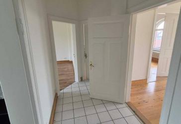 Traumhafte Altbauwohnung mit Balkon und Gemeinschaftsgarten in zentraler Lage von Lüneburg