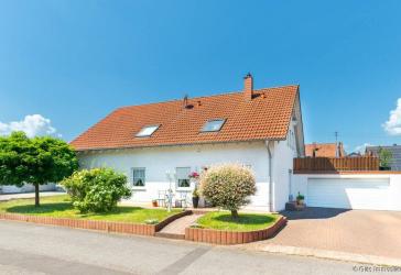 Flexibel wohnen, entspannt leben - Ein- bis Zweifamilienhaus mit barrierearmem Wohnen im Erdgeschoss und viel Platz für die Familie