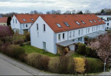 Großzügiges Reiheneckhaus mit Garten und Terrasse in ruhiger Wohnlage